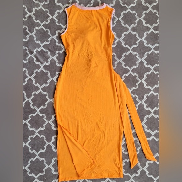 Toleny Sleeveless Cutout Colorblock Ribbed Bodycon Dress - Picture 4 of 5